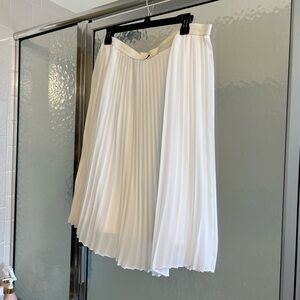 Elegant White Pleated Skirt